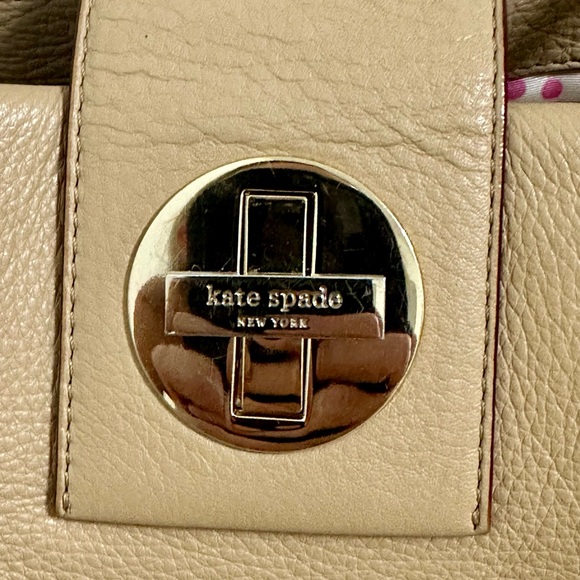 Kate Spade Beige Satchel Bag with gold toggle closure - Picture 2 of 11